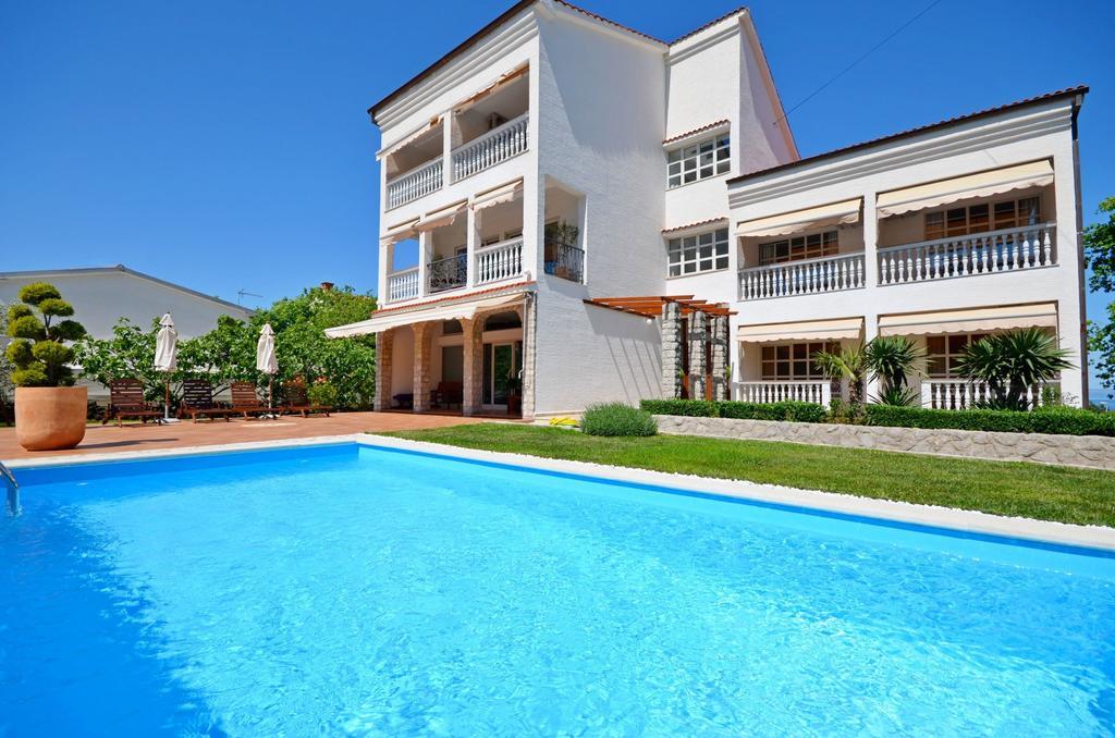Apartments Sinisa Malinska Luaran gambar
