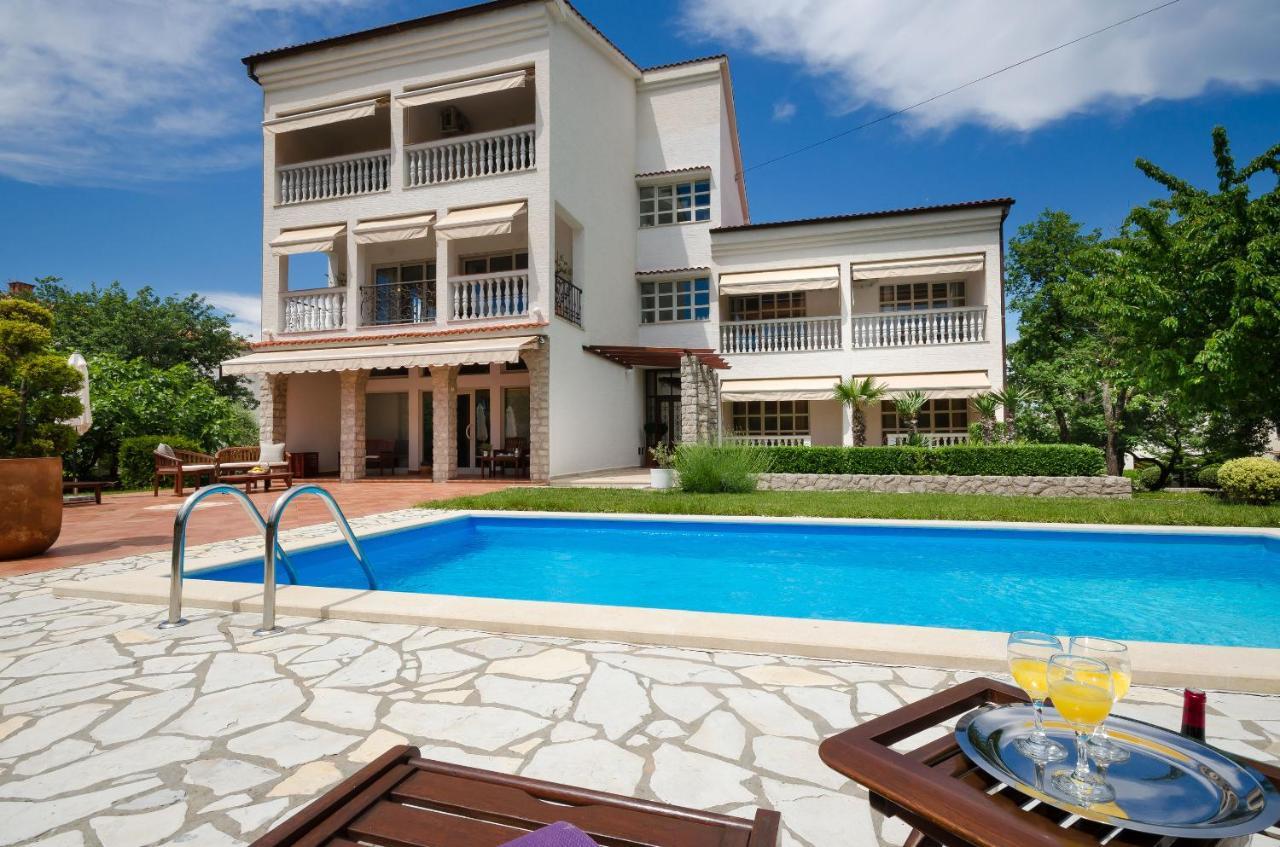 Apartments Sinisa Malinska Luaran gambar